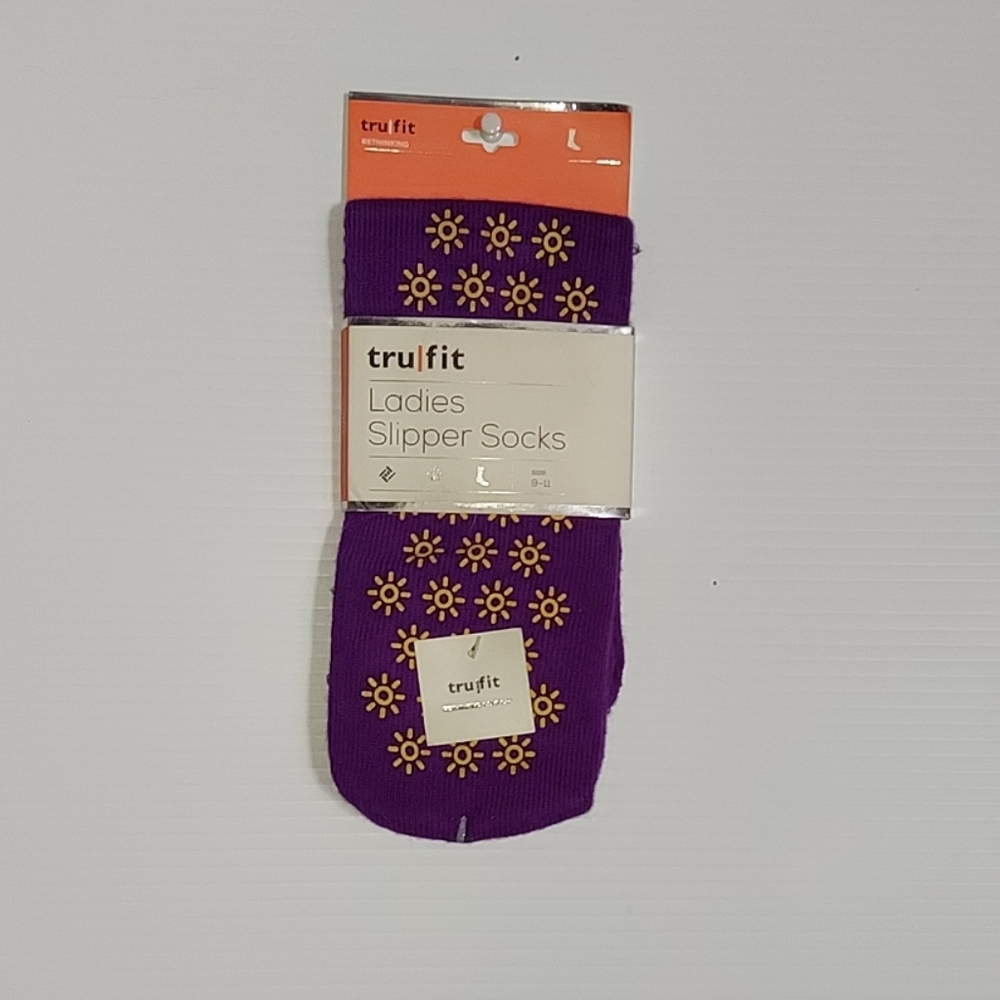 Tru Fit Ladies Slipper Sock: Non-Slip Grips, Yellow Paw Print, Purple